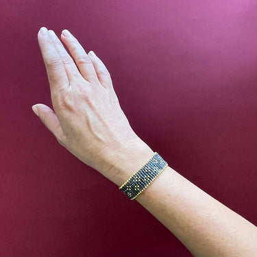 Brazalete Telar Dorado Delgado Miniflor Plata Pavonada